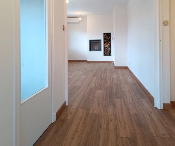 Ratissage, peinture, béton ciré et parquet à Quetigny
